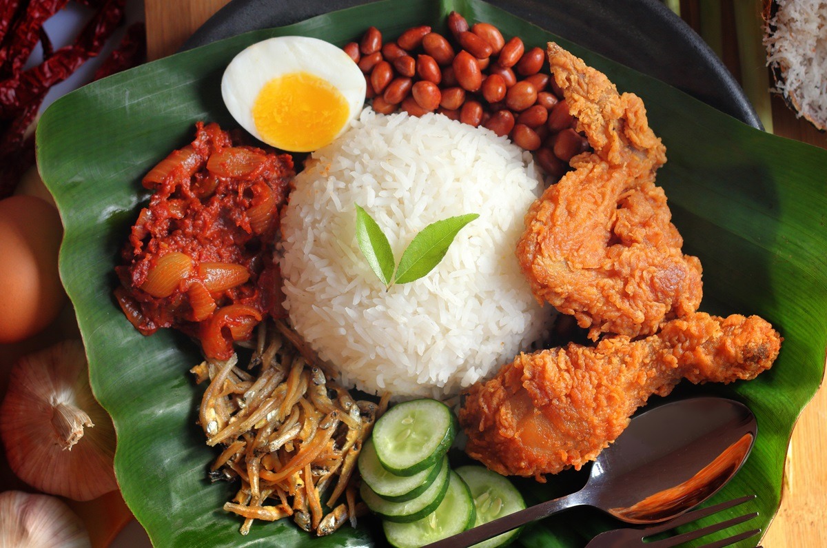 Johor Eateries Resist Price Hikes Amid Surging Ingredient Costs, but Future Increase Likely