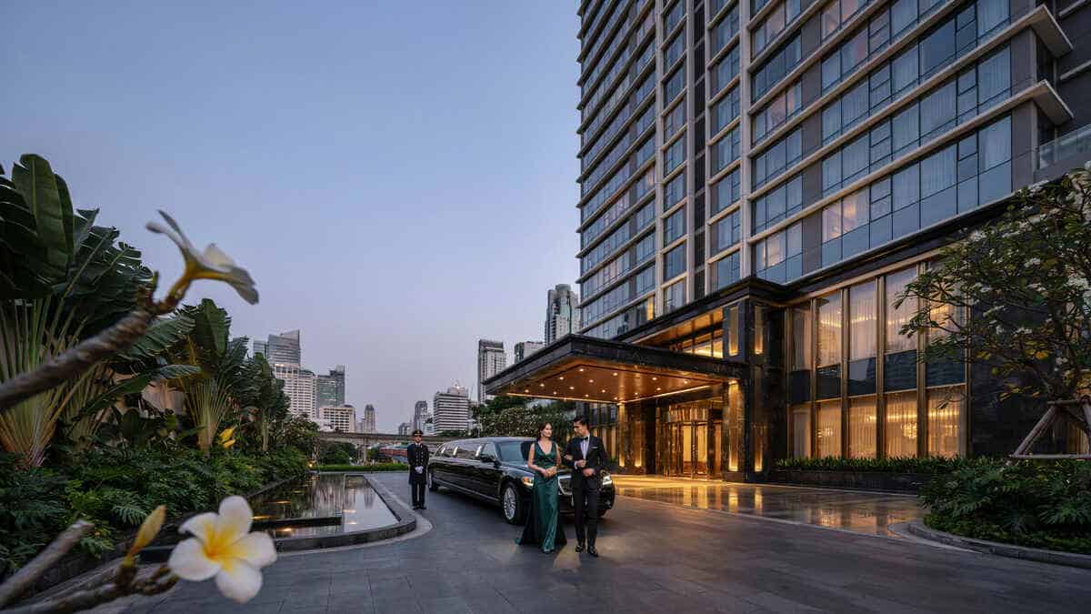 Fairmont and Asset World Corp Open 474-Room Hotel in Bangkok