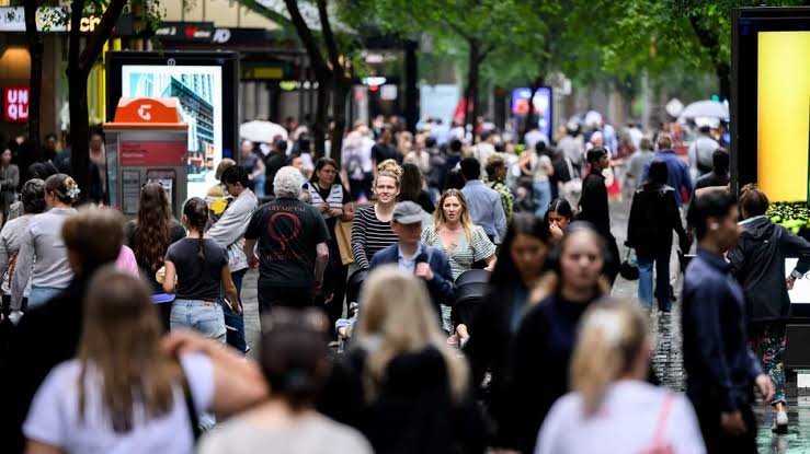 Australian Retailers Face Margin Squeeze as 59% of Shoppers Shun Full Price