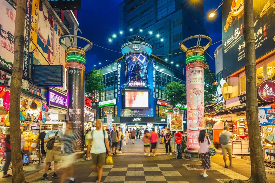 Taiwan Consumer Confidence Dips Despite Strong Economic Forecasts Amid Inflation Fears