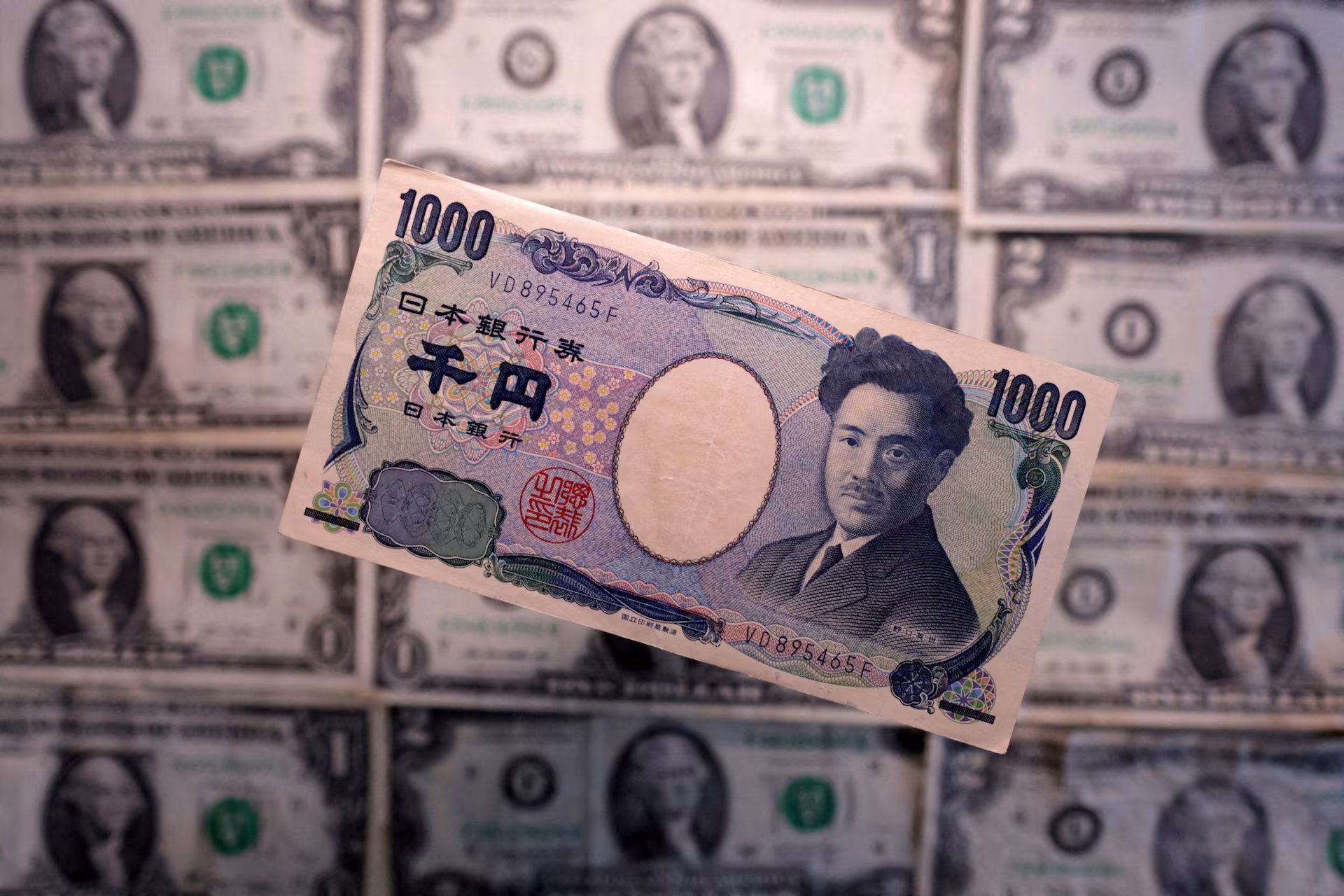Yen Traders Brace for Silver Week Intervention as BOJ Decision Looms