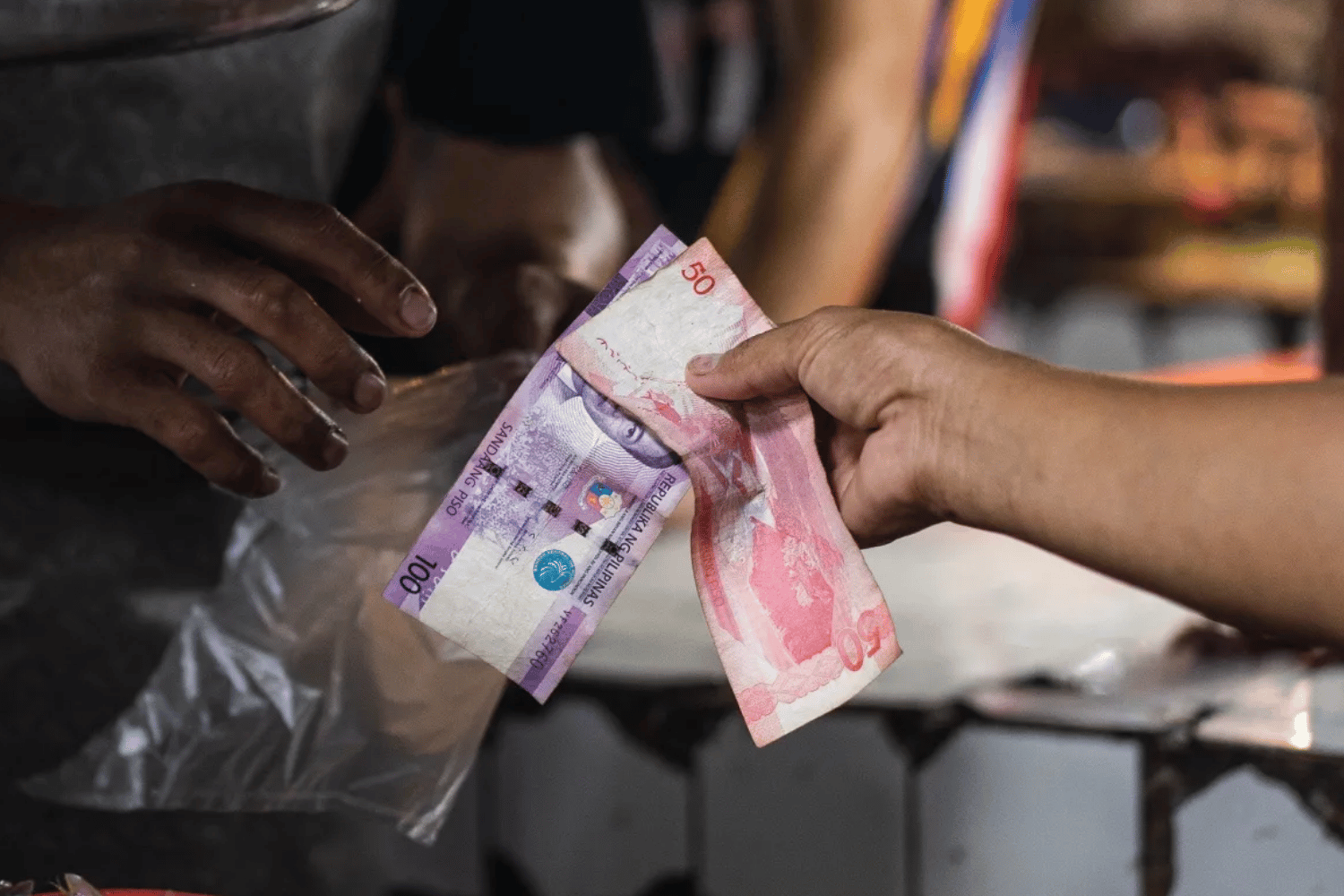 Weak Peso Pushes Philippine Supermarkets Toward Cheaper Stock