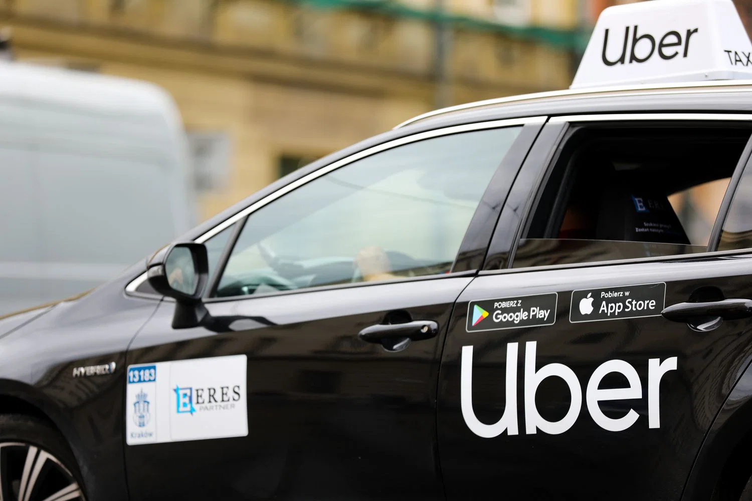 Uber to Cut 3,300 Jobs in Global Push Toward Robotaxis